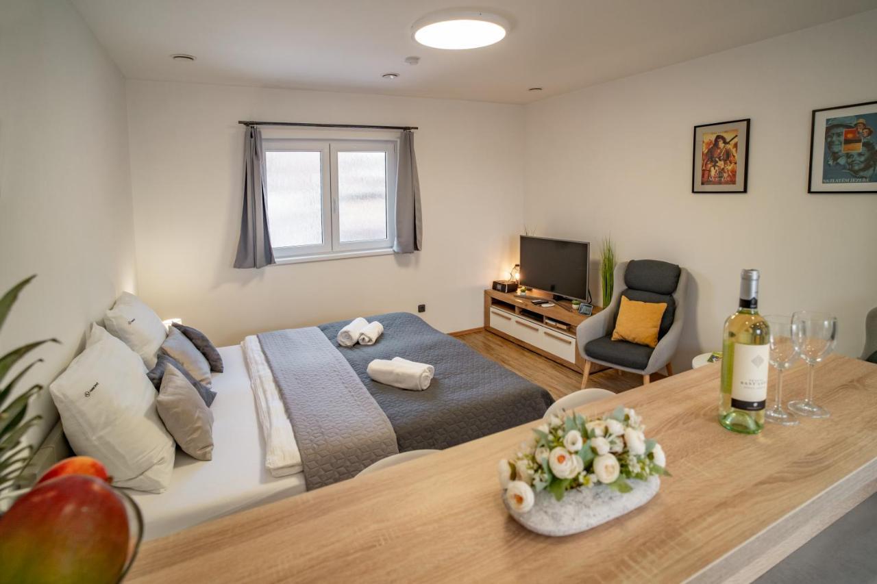 Hotel Smrz Sepekov 外观 照片