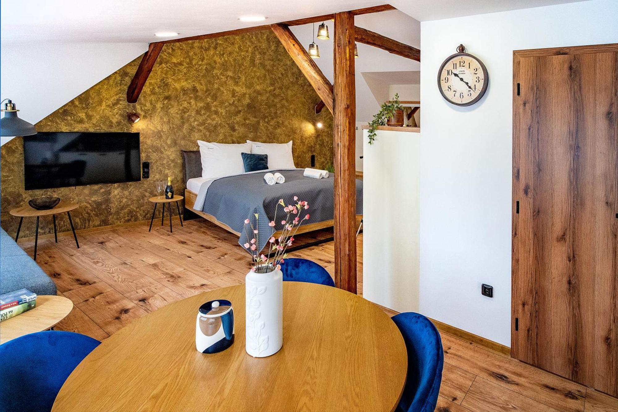 Hotel Smrz Sepekov 外观 照片